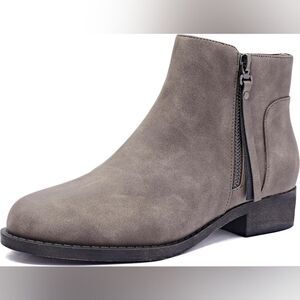 (71-4204) Veittes Women's Ankle Boot Sz 9